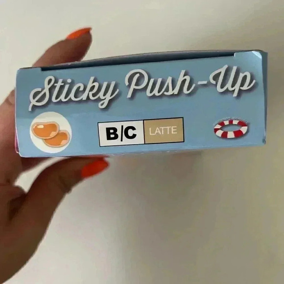 NWT Nordstrom Sticky Push Up lifts  B/C cup - Picture 4 of 4